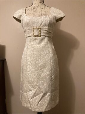 Jessica Howard Ivory Jacquard Cap-Sleeve Sheath Dress with Gold Buckle